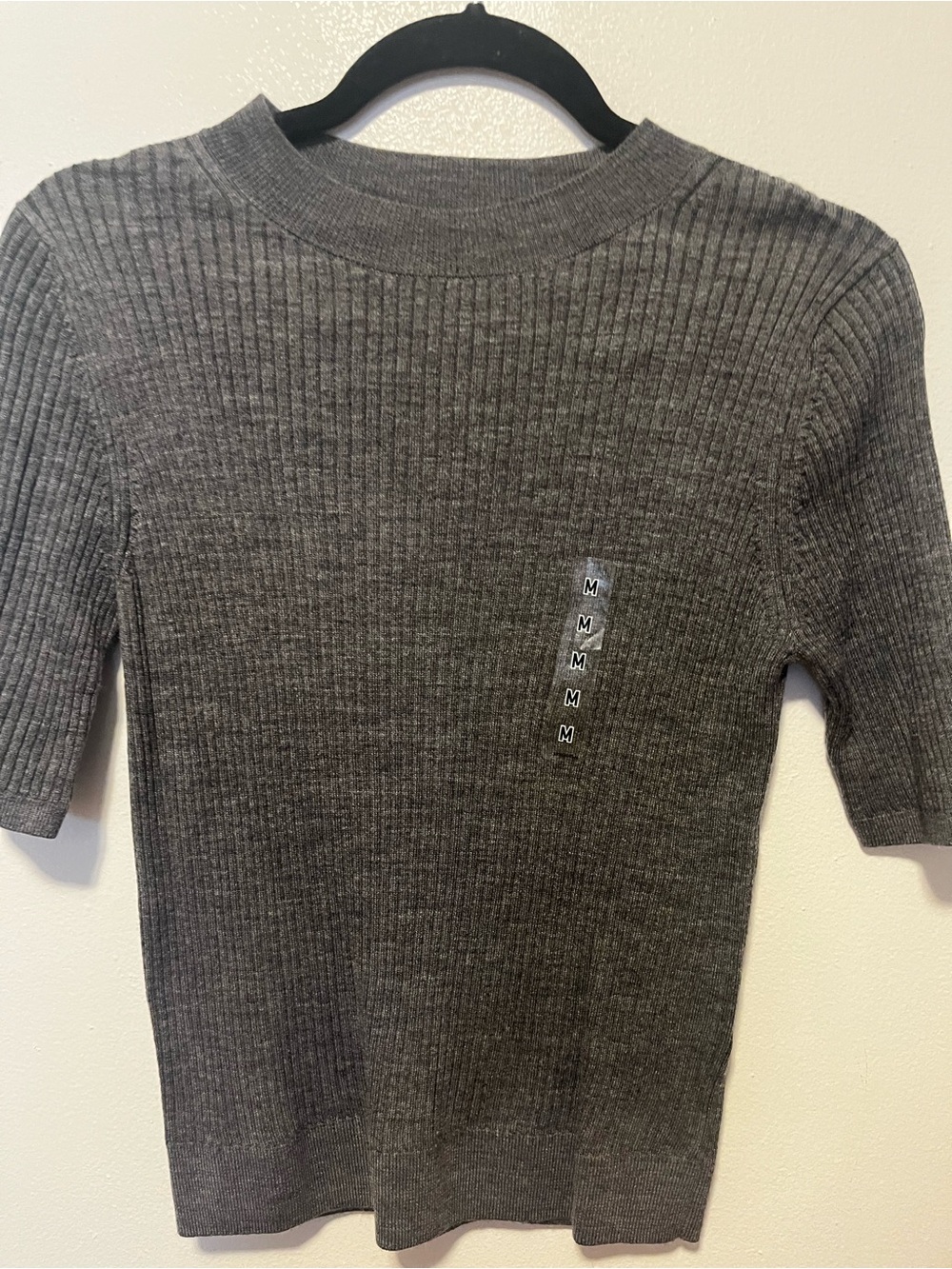 Uniqlo Women's Gray Ribbed Cowl/Turtleneck Sweater